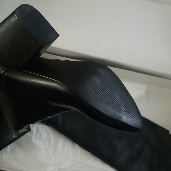 Boots - Picture 4 of 9